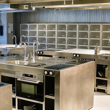 Апарт-отель The Social Hub Extended Сан-Себастьян