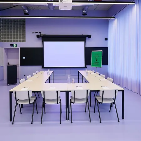 Aparthotel The Social Hub Extended 3*