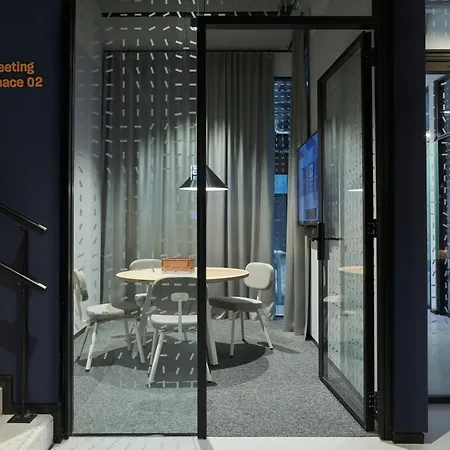 The Social Hub Extended 圣塞瓦斯蒂安