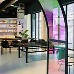 Hotel apartamentowy The Social Hub Extended