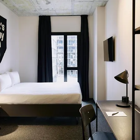 The Social Hub Extended